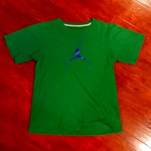 Boy's Jordan Air short sleeve tee size large